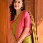 Anju Kurian Instagram - Smilin’ because I got sunshine on my mind ☀️🥰. Reminder : you are loved 🤍 #justories #traditional #sareelover #postoftheday #dailypost #instalove #instafamily #blessedsoul #grateful P.c - @sunnychan_shots Styled by- myself 🤷🏻‍♀️ Kerala