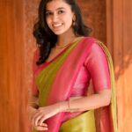Anju Kurian Instagram - Smilin’ because I got sunshine on my mind ☀️🥰. Reminder : you are loved 🤍 #justories #traditional #sareelover #postoftheday #dailypost #instalove #instafamily #blessedsoul #grateful P.c - @sunnychan_shots Styled by- myself 🤷🏻‍♀️ Kerala