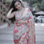 Ankitta Sharma Instagram - संवार लूं .. 🌷