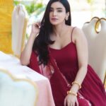 Ankitta Sharma Instagram – 𝙉𝙖𝙯𝙧𝙖𝙣 𝙩𝙚𝙧𝙚 𝙩𝙤𝙣 𝙣𝙖 𝙝𝙖𝙩𝙖𝙬𝙖𝙣.. 🥀

@needleandbeyondofficial @deepikasdeepclicks @manimuktaajewels @makeupartistdeepika