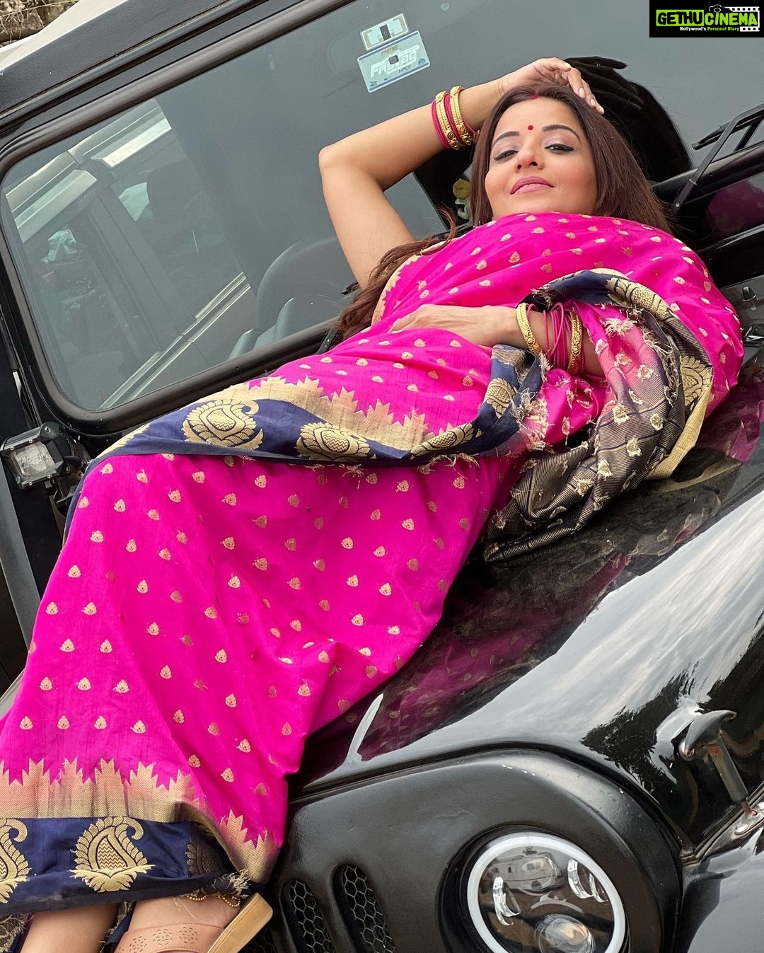 Antara Biswas Instagram - ππππππβ¦. Pink Loveβ¦ #purvi #dressedup #anthology #series @hungama_play How Nicely I have Used @saahiluppal0808 βs car as my Prop π€·ββοΈππππ₯°β¦ he donβt even know π€ͺ Mua: @sachinmakeupartist1 Hairstyling: @mahakal_my_dreams πΈ: @deepakpathak663