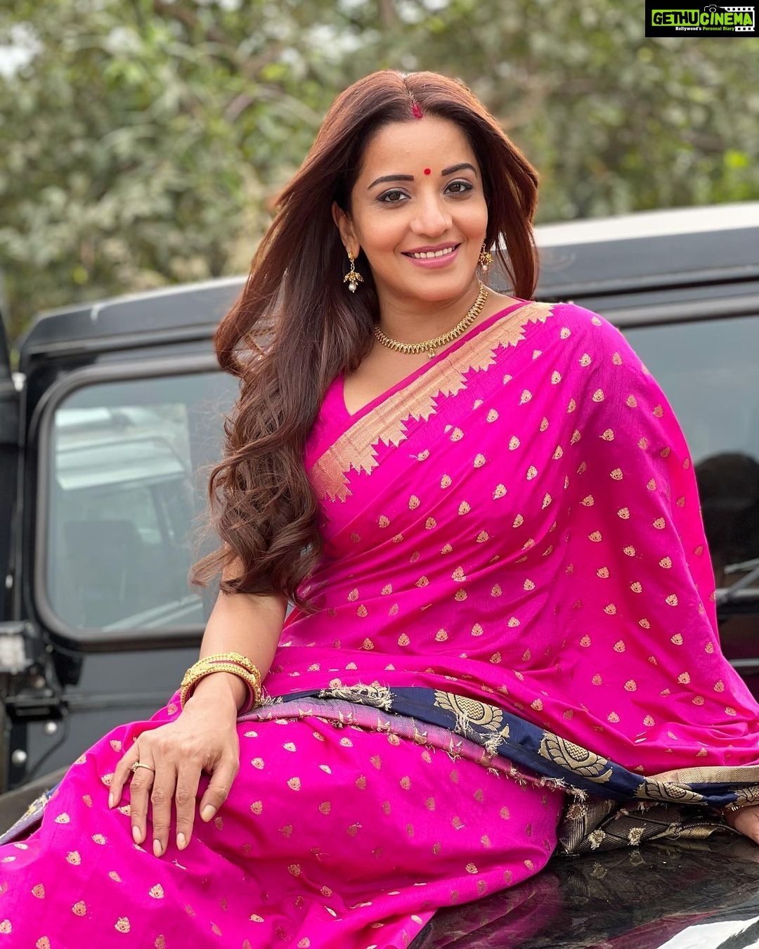 Antara Biswas Instagram - ππππππβ¦. Pink Loveβ¦ #purvi #dressedup #anthology #series @hungama_play How Nicely I have Used @saahiluppal0808 βs car as my Prop π€·ββοΈππππ₯°β¦ he donβt even know π€ͺ Mua: @sachinmakeupartist1 Hairstyling: @mahakal_my_dreams πΈ: @deepakpathak663