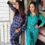 Antara Biswas Instagram - Sparkle ✨ When You are sleeping… And Get Up And Pose With Your Bestie 🤪😇😇 @riyasingh2291 Outfits: @cotcloclothing Styling: @styling.your.soul