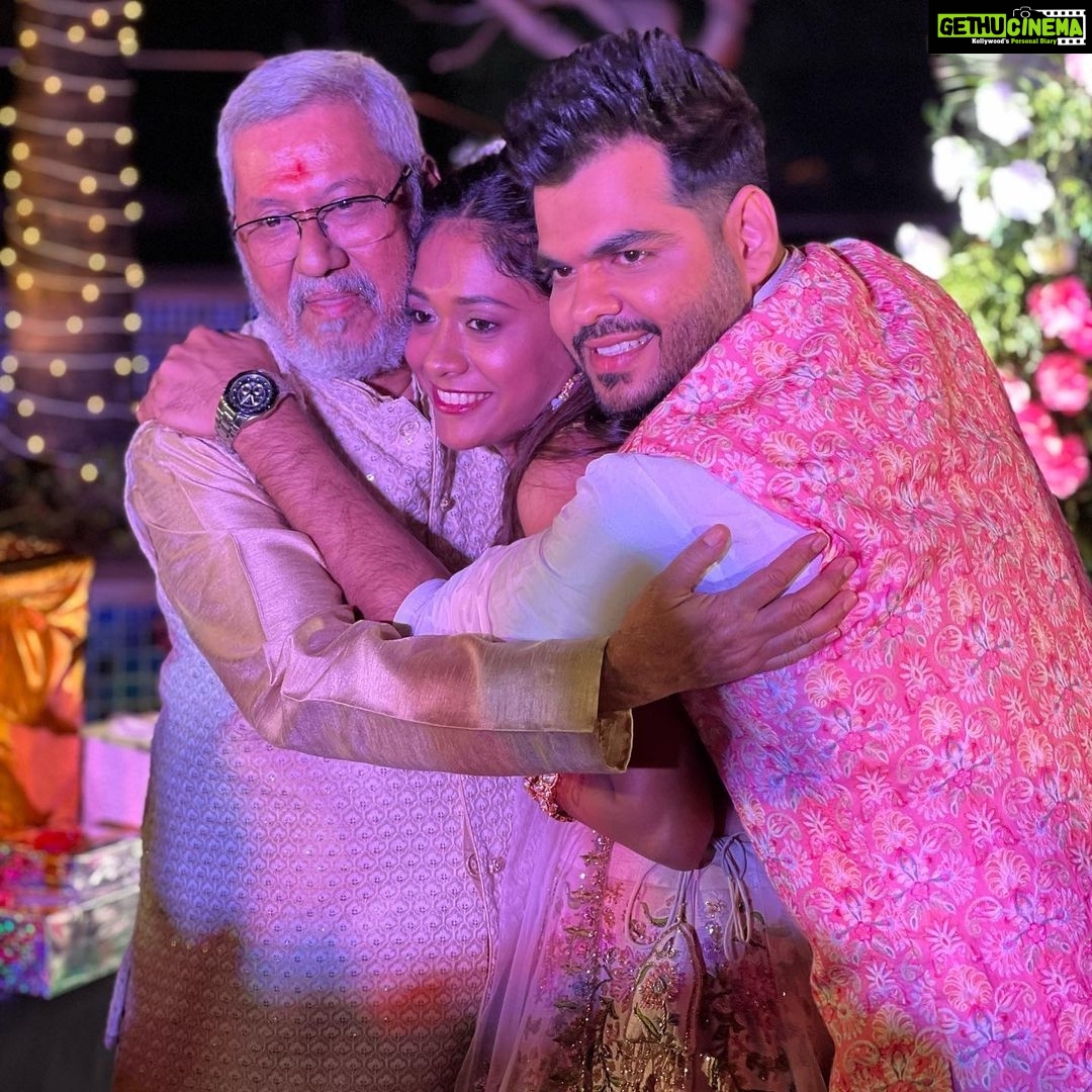 Antara Biswas Instagram - Congratulations 🎉 and Happy Engagement💍 meri pyari bahiniya @heenaalad ❤️❤️❤️❤️… and my dear friend @kaushal_j …. May You Both Be Blessed With Lifelong Happiness and Have Success each and Everyday… 🙏🙏… #newlyengagedcouple #sohappy #aboutlastnight #love #happiness #sisterlove #friend #happyengagement #hadagreattime #loveheals The Westin Mumbai Garden City