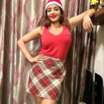 Antara Biswas Instagram – Merry Christmas 🎄…. #aboutlastnight #merrychristmas #hadagreattime…. #love #peace #goodhealth and #godblessusall❤️