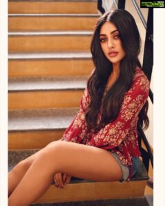 Anu Emmanuel Instagram - Knowing how to be solitary is central to the art of loving 

: 

📷 @kalyanyasaswi