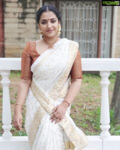 Anu Sithara Instagram - Stylist : @asaniya_nazrin

Makeup and Hair : @pinkyvisal 

Outfit : @jishaprasadatelier

Jewellery : @kushalsfashionjewellery