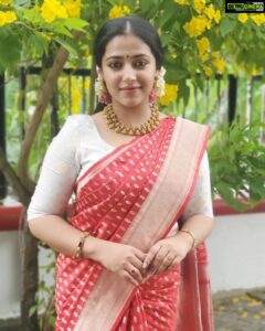 Anu Sithara Instagram - Stylist : @asaniya_nazrin

Jewellery : @ttdevassy

Outfit : @itiha.india