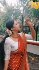 Anu Sithara Instagram - Stylist : @asaniya_nazrin

Jewellery : @ttdevassy

Outfit : @itiha.india

@vishnuprasadsignature @mazhavilmanoramatv 
#samsungfold