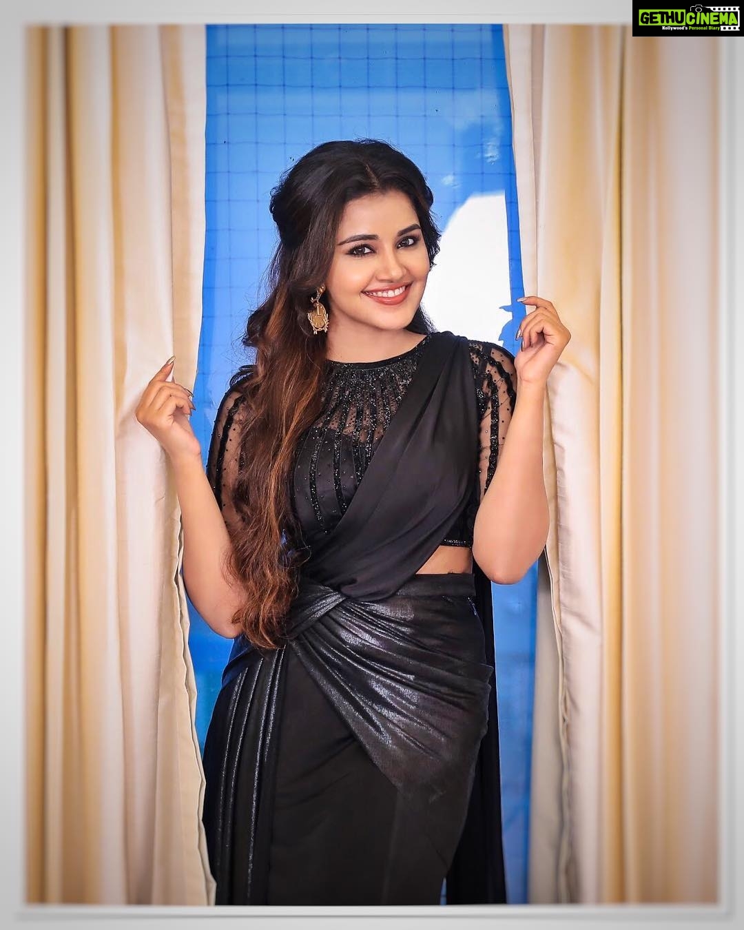 Anupama Parameswaran Instagram - Lady in black ♠️ Styling by @lavanyabathina & @venkatesh_93 Outfit by Fashion PR Accessories by @talashahyderabad PC 📸 by @saiweddingphotography ♥️♥️♥️