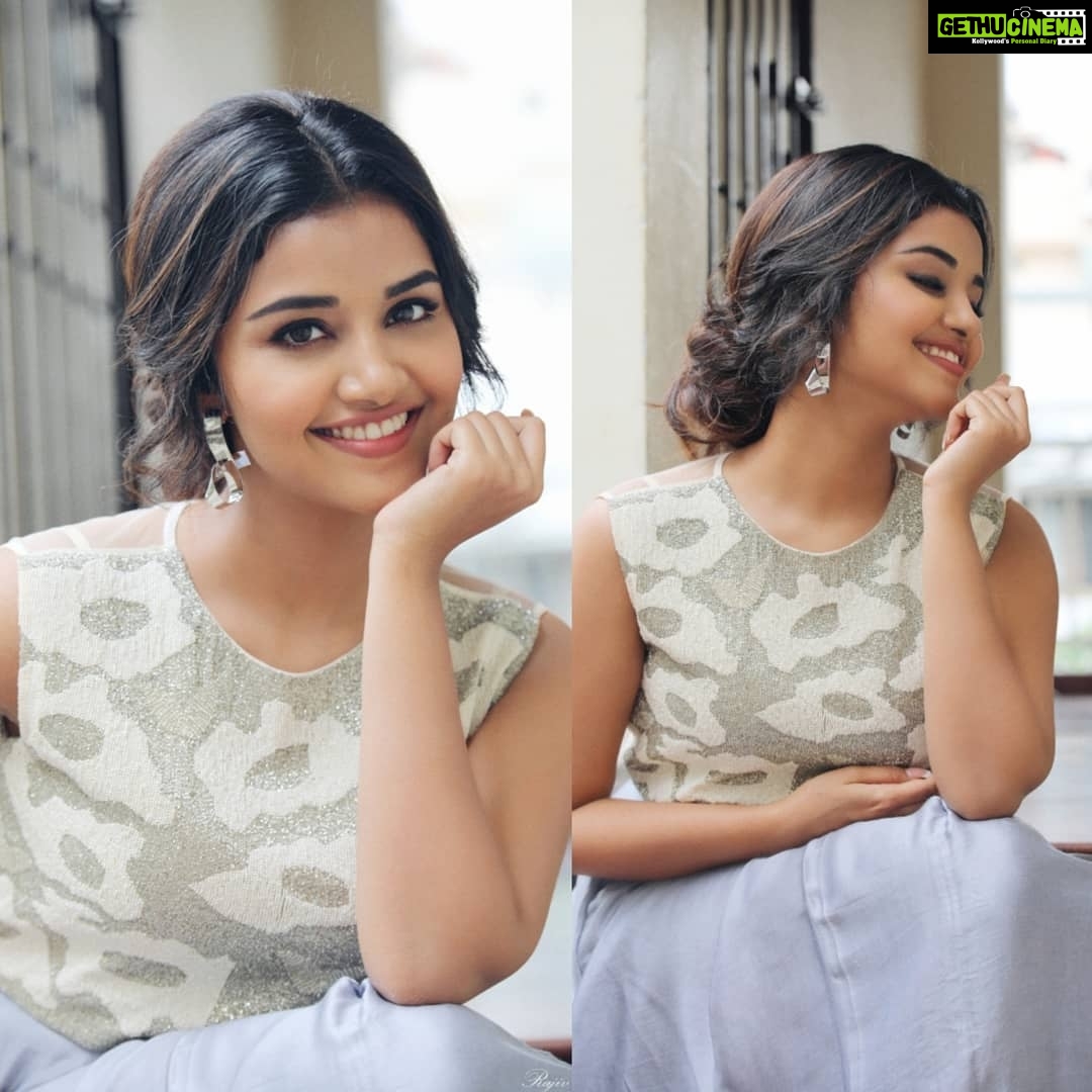 Anupama Parameswaran Instagram - Throwback 😁 Styled by @impriyankasahajananda 😊 Outfit by @nineteen89official Accessories by @bellofox Clicked by @rajiv.krishna.14 Makeup by @shelarpravin99 Hairstyle by @koli_sarika7313 😊