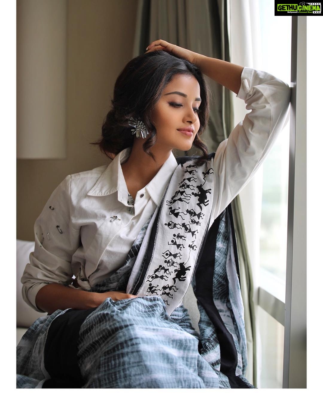 Anupama Parameswaran Instagram - Saree ♥️ Styled by @impriyankasahajananda Outfit @nineteen89official Accessories @bellofox Photography: @Rajiv.krishna.14 Makeup : @shelarpravin99 Hairstyle: @koli_sarika7313 ♥️