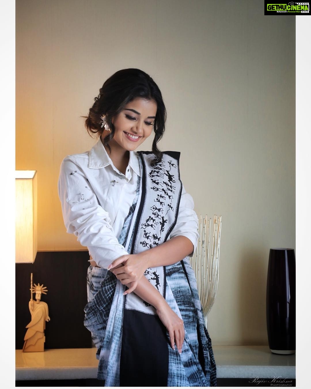 Anupama Parameswaran Instagram - Saree ♥️ Styled by @impriyankasahajananda Outfit @nineteen89official Accessories @bellofox Photography: @Rajiv.krishna.14 Makeup : @shelarpravin99 Hairstyle: @koli_sarika7313 ♥️