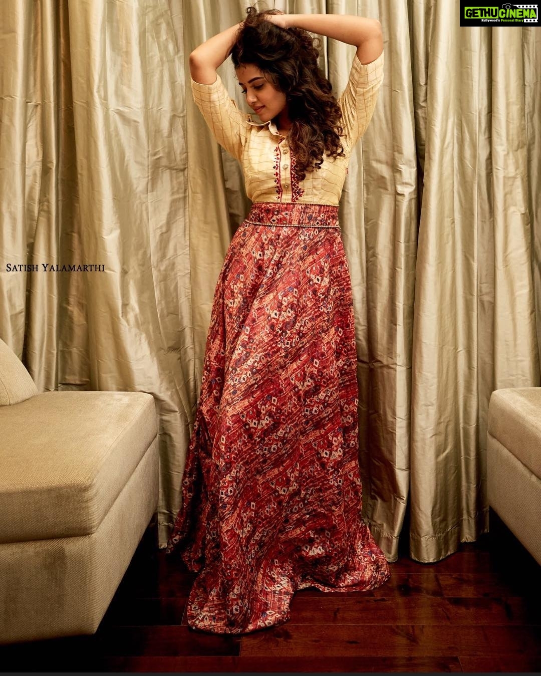 Anupama Parameswaran Instagram - Happy me ♥️ Pic-@satishyalamarthi Outfit by- @aninaboutique1 Styling-@amulamulya Accessories- @krishnassjoya Makeup - @shelarpravin99 Hairstyle - @koli_sarika7313 Love yaaa