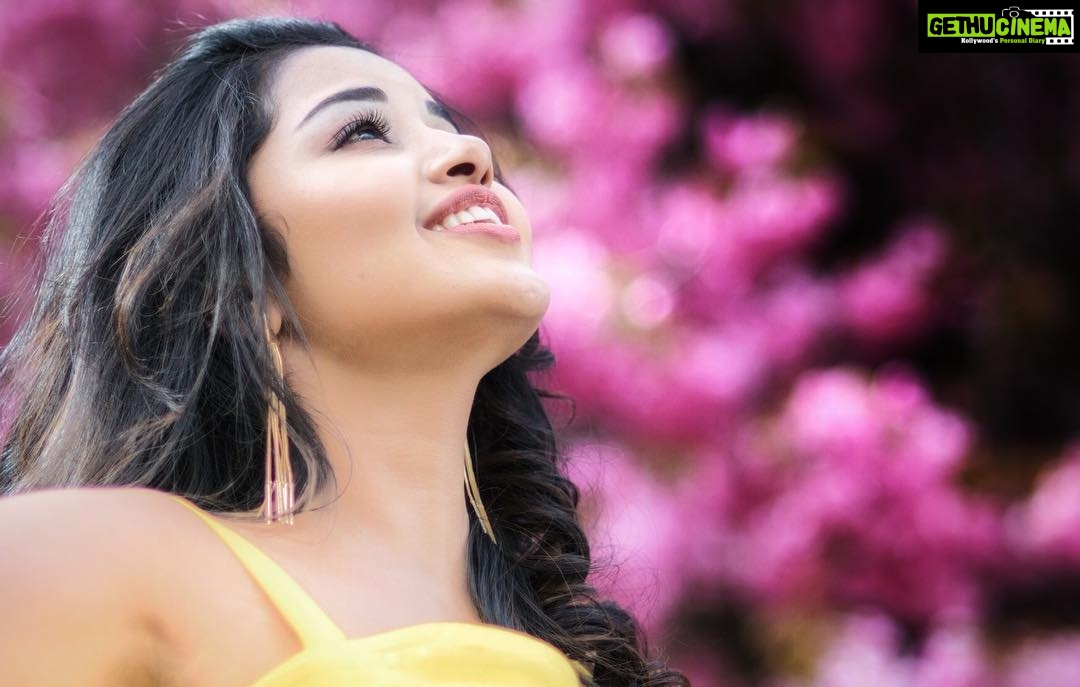 Anupama Parameswaran Instagram - Andhamaina chandhamama neevenaaa ♥️