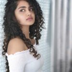 Anupama Parameswaran Instagram – Yes ….You caught me lost in thoughts 💭 

PC @lightsmith83