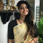 Anupama Parameswaran Instagram - Vishu vibes 🌟 #dadclicks Clicked by @parameswaranerekkath