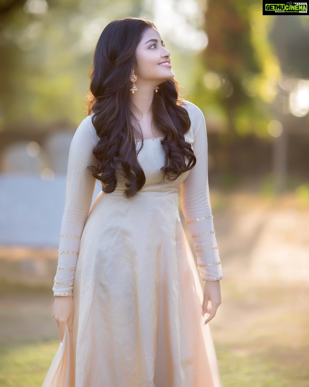 Anupama Parameswaran Instagram - Princess Diaries ❤️ Design and styled by: @madhulathareddylabel madhulatha❤️ Jewellery by: @aarni_by_shravani ❤️ Shot by: @karteeksivagouni❤️ Makeup: @shelarpravin99❤️ Hairstyle: @sarikahonrao❤️