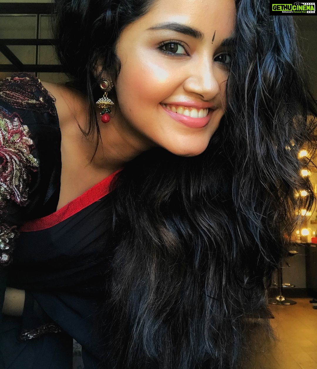 Anupama Parameswaran Instagram - Makar Sankranthi wishes to all 😍😘