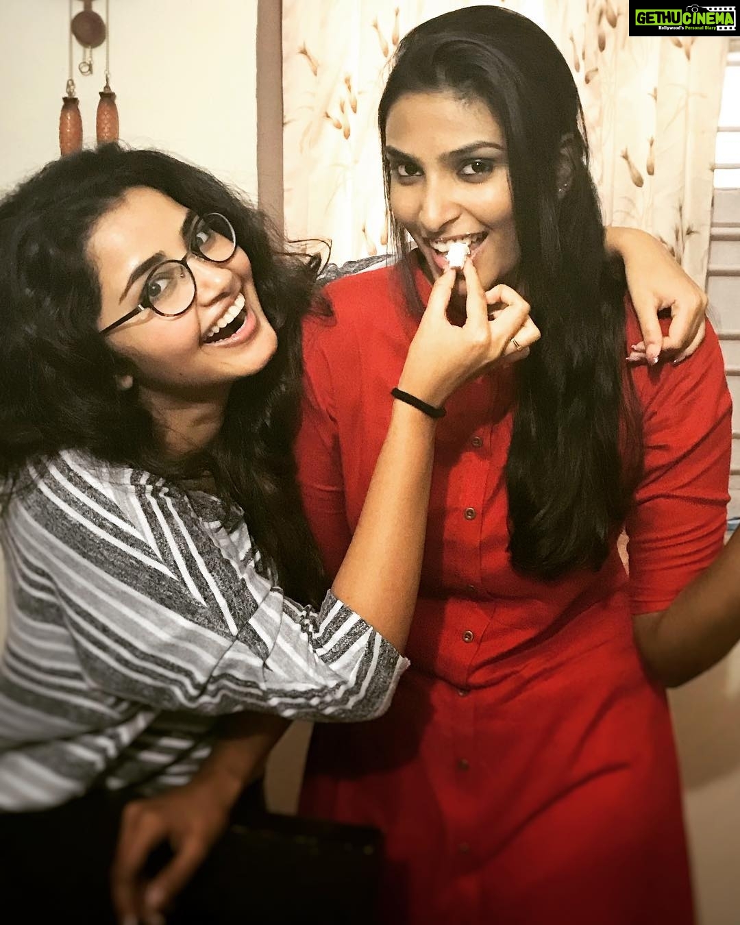 Anupama Parameswaran Instagram - One more ........once again ð birthday wishes to this wonderful girrrrrllll âĨïļ Thanku for being this special ð§ðŧ #Crazyus ððŧðĪŠ #beingmyself ððŧââïļðĪ·ðŧââïļðĪĶðŧââïļ