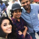 Anupama Parameswaran Instagram - Back with these guys 👹 #smiles #KAY @karthik.gattamneni and @merlapaka