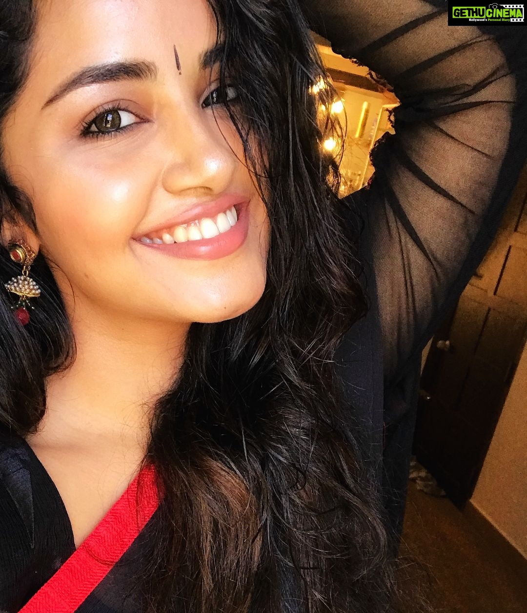 Anupama Parameswaran Instagram - Makar Sankranthi wishes to all 😍😘