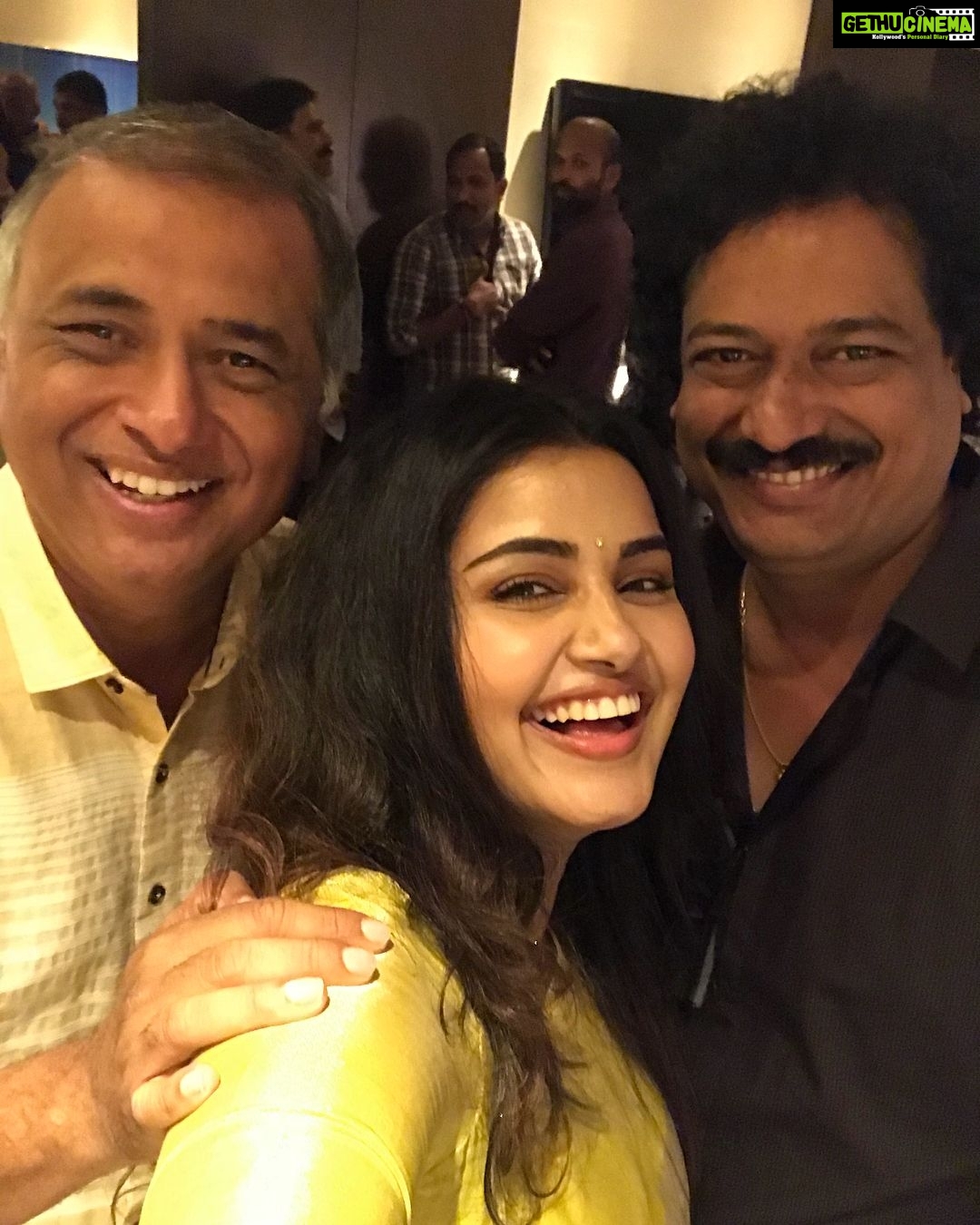 Anupama Parameswaran Instagram - About last night 🤗