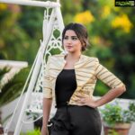 Anupama Parameswaran Instagram - 🖤🖤🖤 Design And styling by: @madhulathareddylabel Shot by: @karteeksivagouni And team. @mudiraj_navin Makeup : @shelarpravin99 Hairstyle: @kaminihairstylist Thanku guys 😘😘😘😘