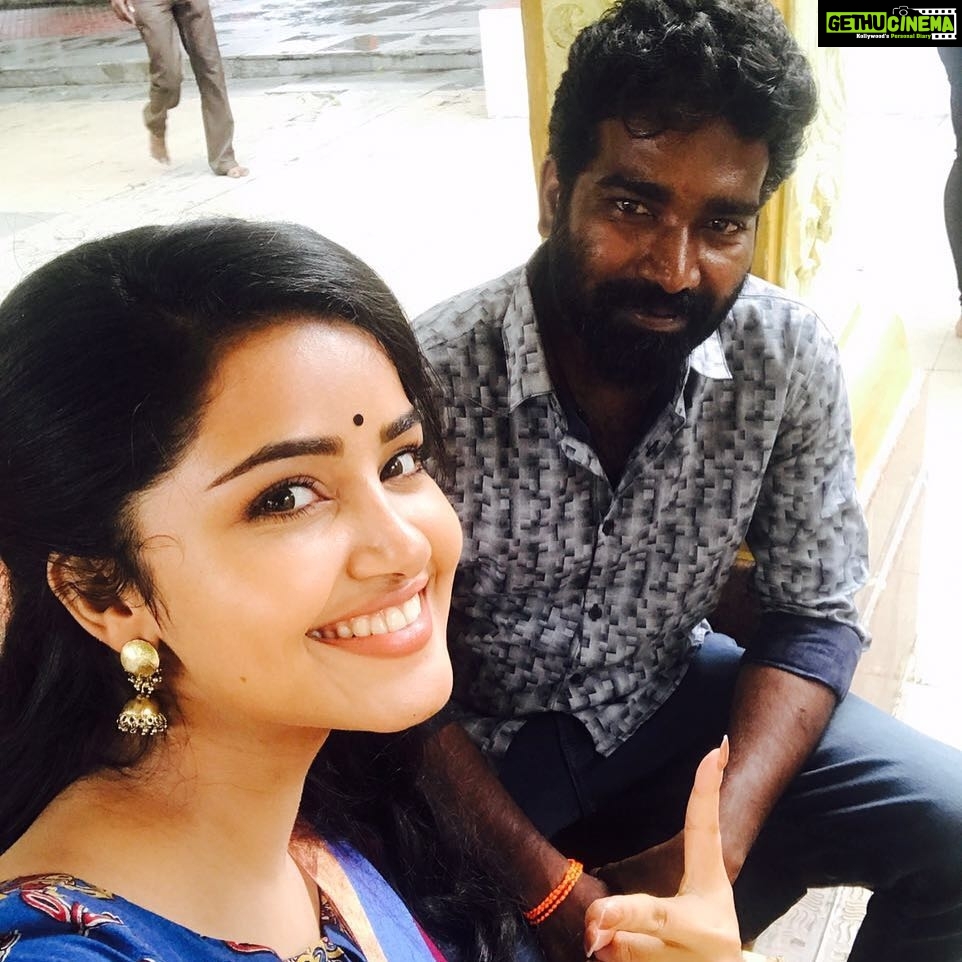 Anupama Parameswaran Instagram - Maha with the creator of Maha 🤗