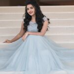 Anupama Parameswaran Instagram - Vunnadhi Okate zindagi pre-release event ❤️ Outfit - @VinetiBolaki Jewellery - @kalasha_finejewels Photography @chandan_venigella Styled by @ShravyaVarma Makup by @shelarpravin99 Hairstyle by @kaminihairstylist Thanku guys 🖤loved it