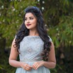 Anupama Parameswaran Instagram - Vunnadhi Okate zindagi pre-release event ❤️ Outfit - @VinetiBolaki Jewellery - @kalasha_finejewels Photography @chandan_venigella Styled by @ShravyaVarma Makup by @shelarpravin99 Hairstyle by @kaminihairstylist Thanku guys 🖤loved it