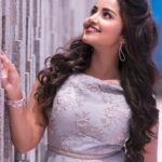 Anupama Parameswaran Instagram - Vunnadhi Okate zindagi pre-release event ❤️ Outfit - @VinetiBolaki Jewellery - @kalasha_finejewels Photography @chandan_venigella Styled by @ShravyaVarma Makup by @shelarpravin99 Hairstyle by @kaminihairstylist Thanku guys 🖤loved it