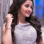 Anupama Parameswaran Instagram - Vunnadhi Okate zindagi pre-release event ❤️ Outfit - @VinetiBolaki Jewellery - @kalasha_finejewels Photography @chandan_venigella Styled by @ShravyaVarma Makup by @shelarpravin99 Hairstyle by @kaminihairstylist Thanku guys 🖤loved it