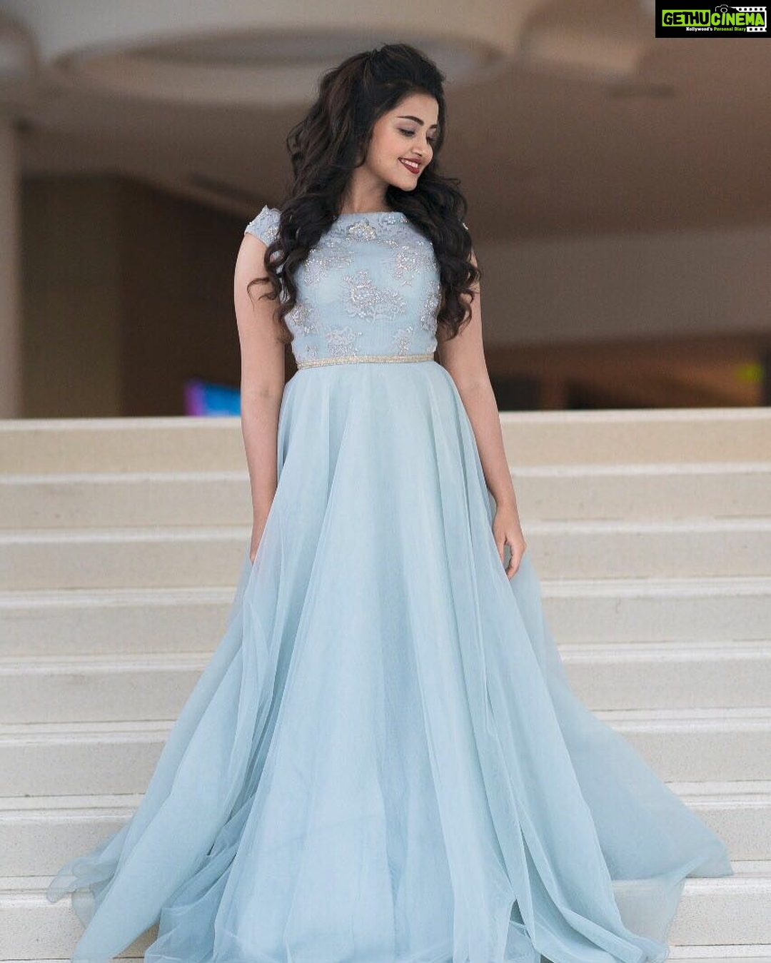Anupama Parameswaran Instagram - Vunnadhi Okate zindagi pre-release event ❤️ Outfit - @VinetiBolaki Jewellery - @kalasha_finejewels Photography @chandan_venigella Styled by @ShravyaVarma Makup by @shelarpravin99 Hairstyle by @kaminihairstylist Thanku guys 🖤loved it