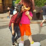 Anupama Parameswaran Instagram - Kiss of love ❤ #usdiaries #universalstudios #doralove 😘😍