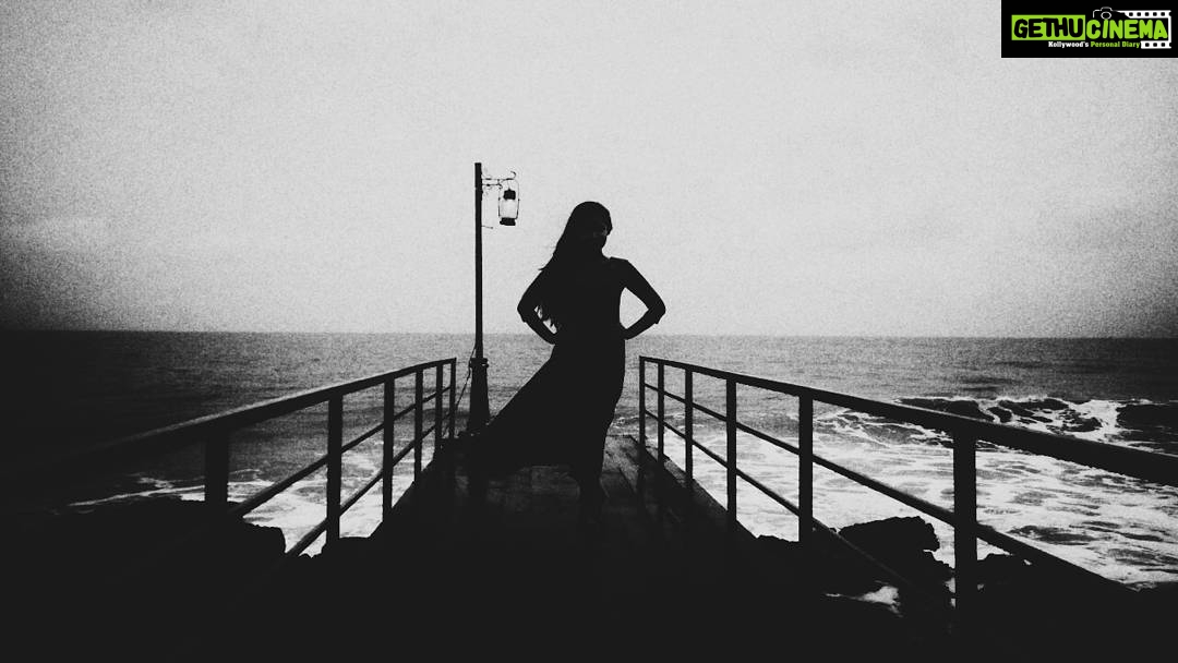 Anupama Parameswaran Instagram - Good morning 😊 #shootmode #vizag #Ram15 😘