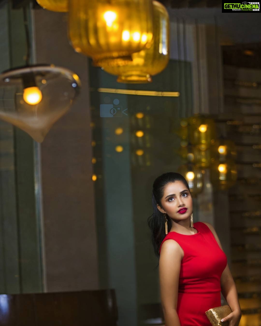 Anupama Parameswaran Instagram - For the cover of @redmagazineofficial β€ Outfit: @behindtheseamsindia Accessories: @accessoriesbyanandita Makeup: @sandysartistry Photo: @photriyavenky Location: @westinhyderabad Styled by @officialanahita ππ