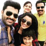 Anupama Parameswaran Instagram - #throwback #family❤ #shatamanambhavathi #shootdiaries