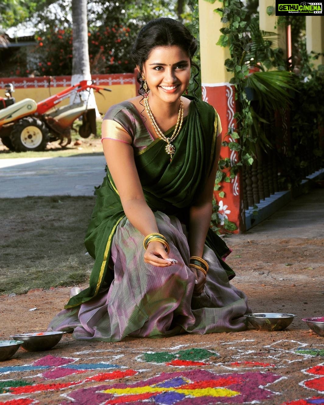 Anupama Parameswaran Instagram - #shatamanambhavathi with a clean "U" 😘😍