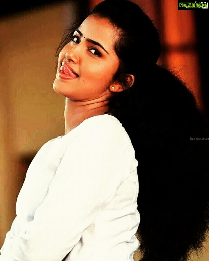 Anupama Parameswaran Instagram - #sunburned 🌞 😛😛😛😛😛