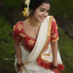 Anupama Parameswaran Instagram - Onasamsakal 🌸🌺🌼 @poornimaindrajith X @jiksonphotography Edits @lightsoncreations @made_for_hers Irinjalakuda