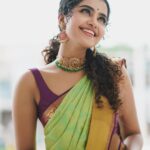 Anupama Parameswaran Instagram - Saree tales never fails 😁 Designer( saree blouse) : @arka_by_divya_kanigalupula Jewellery (Choker & earrings) : @petalsbyswathi Jewellery (Bangles) : @kushalsfashionjewellery Photographer : @thechillpixelco Styling : @sandhya__sabbavarapu Assisted by : @mythri_g @rashmi_angara Event organised by @anudeep_munna Saree by @kisanfashionmall