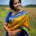 Anupama Parameswaran Instagram - Happy vishu and belated Ugadi dear fam 🌻🌼🌸🌺🌾 PC @akshayeparameswaran @nijeshcheruly