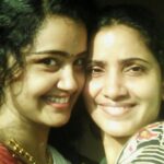 Anupama Parameswaran Instagram - Happiest birthday to the cutest thing ever ♥️ Love you amma ♥️ can’t wait to come home and partyyyyyyy 🎉 😭♥️ @sunithaparameswaran75 #throwback to my naughty tooth days 😝