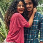 Anupama Parameswaran Instagram - Mine @akshayeparameswaran 🥰😭🧑🏻‍🦱👩🏻‍🦱 the curlienssss(curly aliens) PC @parameswaranerekkath 👨🏻