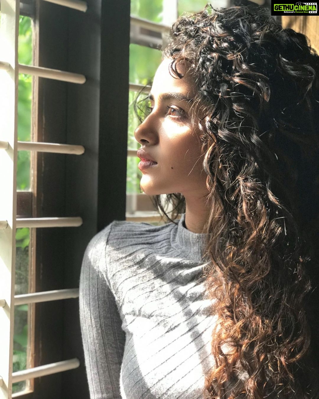 Anupama Parameswaran Instagram - Eyes sparkle as the soul sings! 👁✨