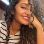 Anupama Parameswaran Instagram - Yes in need of some make up to wake up 😅 come soon @koli_sarika7313 and @shelarpravin99 ✌🏼
