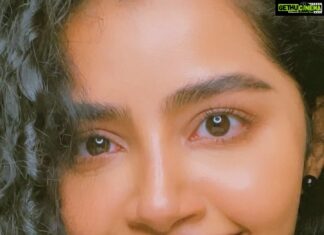 Anupama Parameswaran Instagram - Stop looking at me like that … I am too delicate ♥️😬