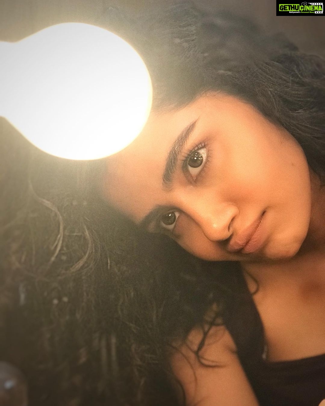 Anupama Parameswaran Instagram - The “pling” face