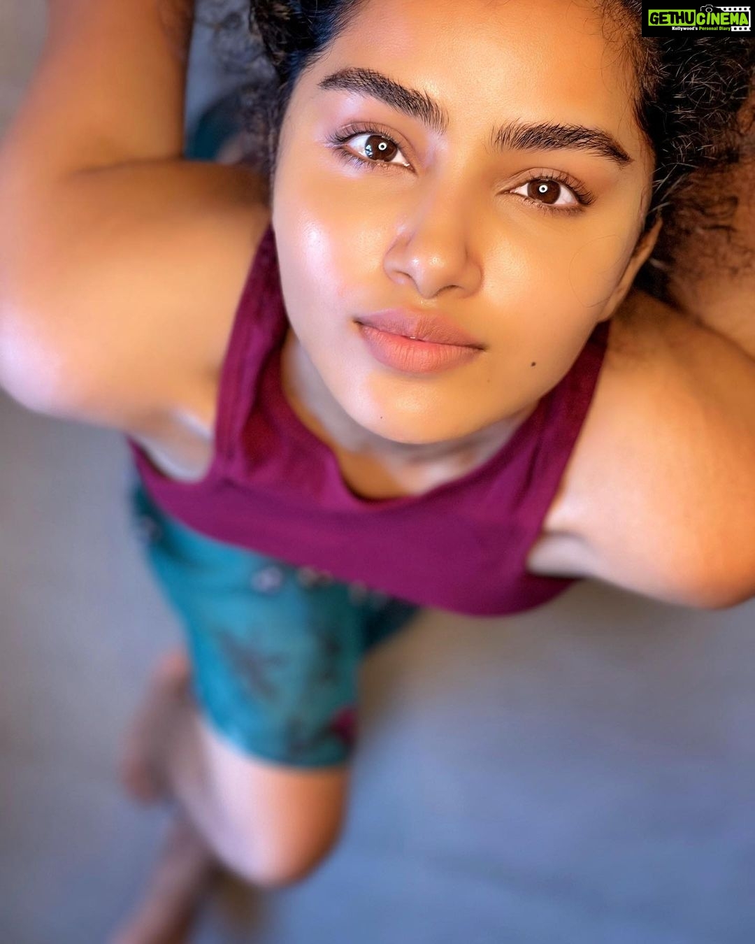 Anupama Parameswaran Instagram - Stay out of my way. I’ve got my sassy pants on today !!! #selfshot